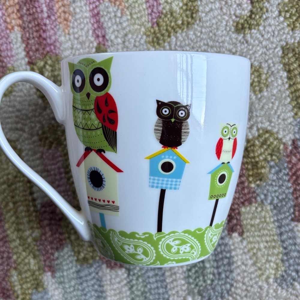 Seven Whimsical Owls on Birdhouses Colorful Ceramic Mug EUC